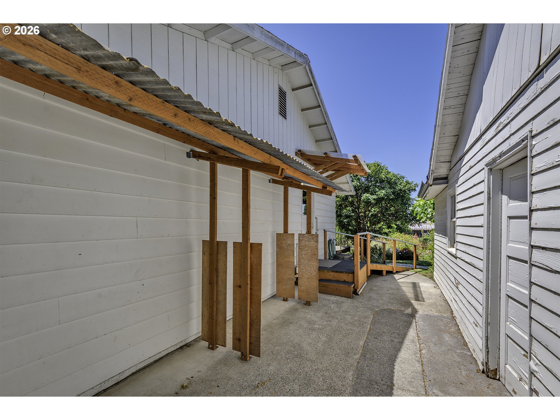 8415 Southwest River Road Hillsboro, OR 97123 - Photo 26 of 39 Gallery Image 26