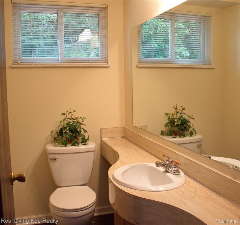 88 East Maryknoll Road Rochester Hills, MI 48309 - Photo 26 of 36