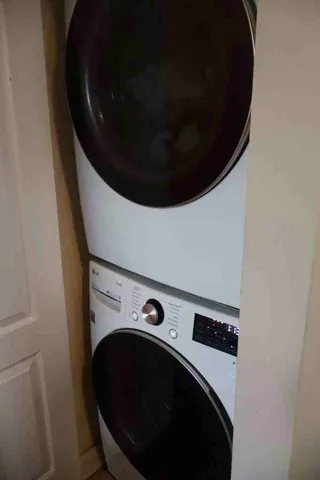 a close up view of washer and dryer