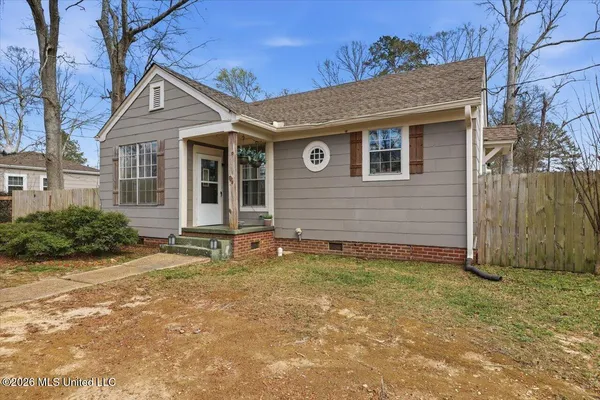 $135,000 | 611 North East Street, Mendenhall, MS 39114