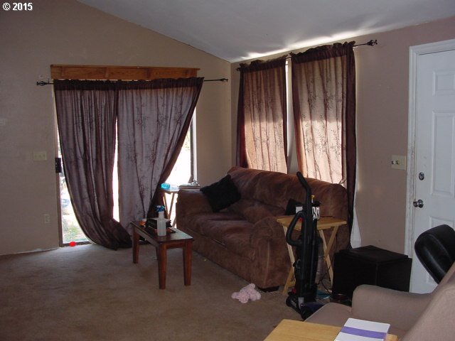 32703 Southeast Doyle Road Estacada, OR 97023 - Photo 3 of 7 Gallery Image 3