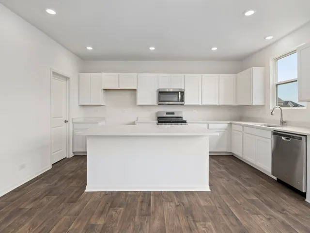 $499,900 | 1814 Peyton Terrace, Shorewood, IL 60404