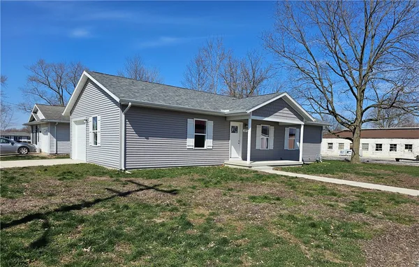 $232,500 | 107 South Illinois Street, Toledo, IL 62468