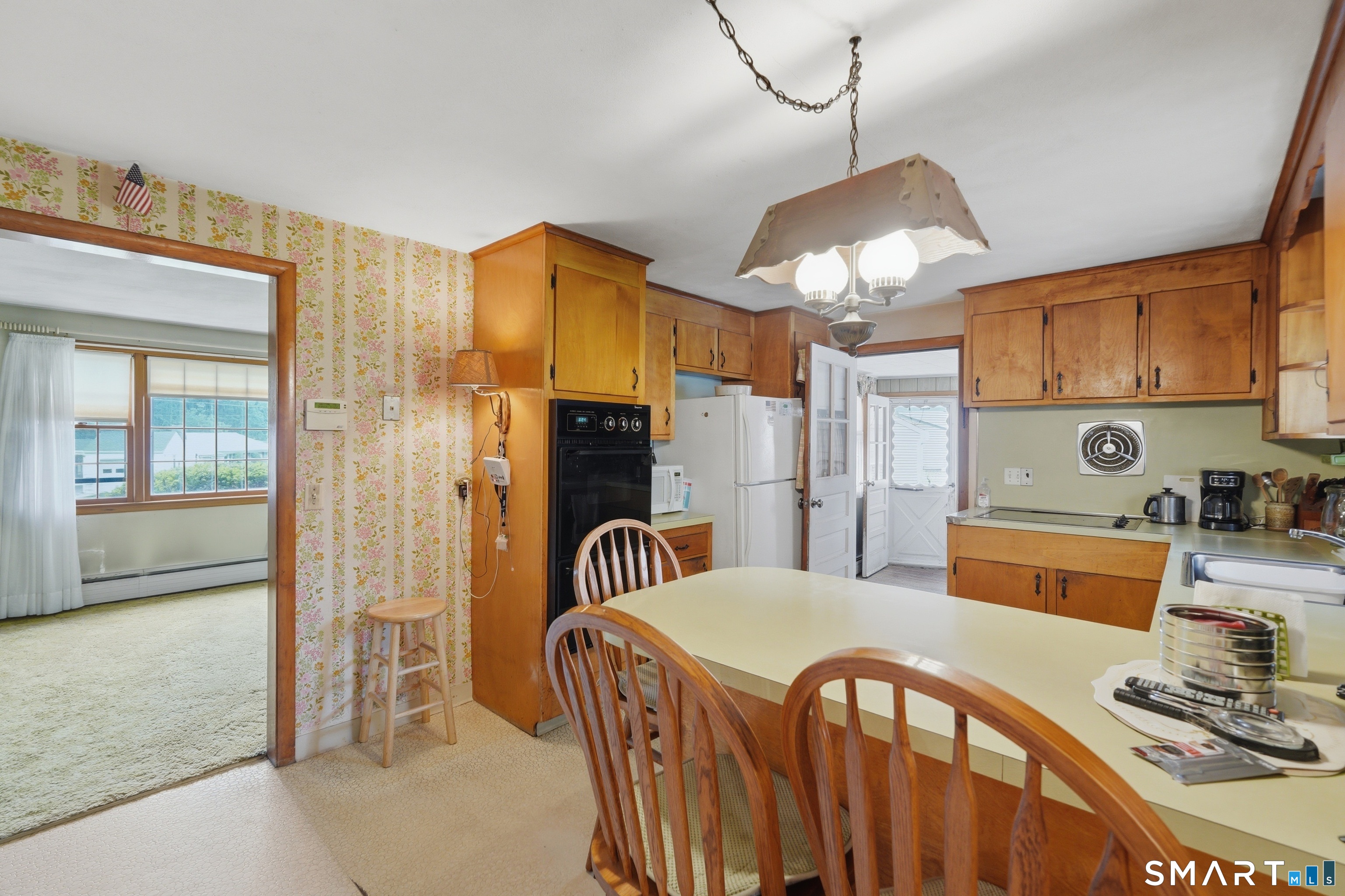 40 Royal Oak Road New Britain, CT 06053 - Photo 8 of 33