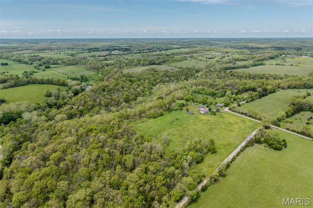 81 Indian Crk Loop Buffalo, MO 65622 - Photo 5 of 39
