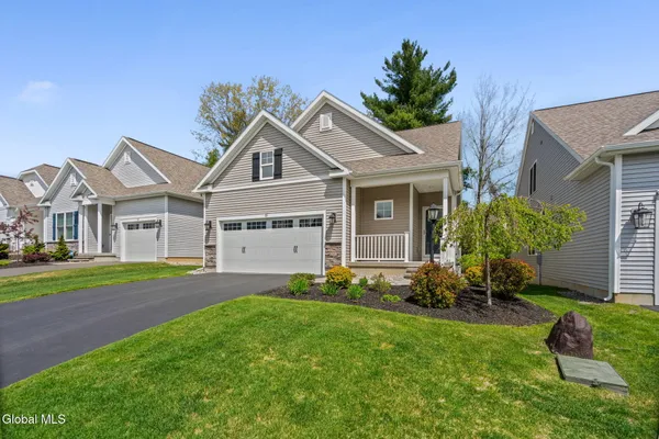$515,000 | 15 Bradley Circle, Halfmoon, NY 12065