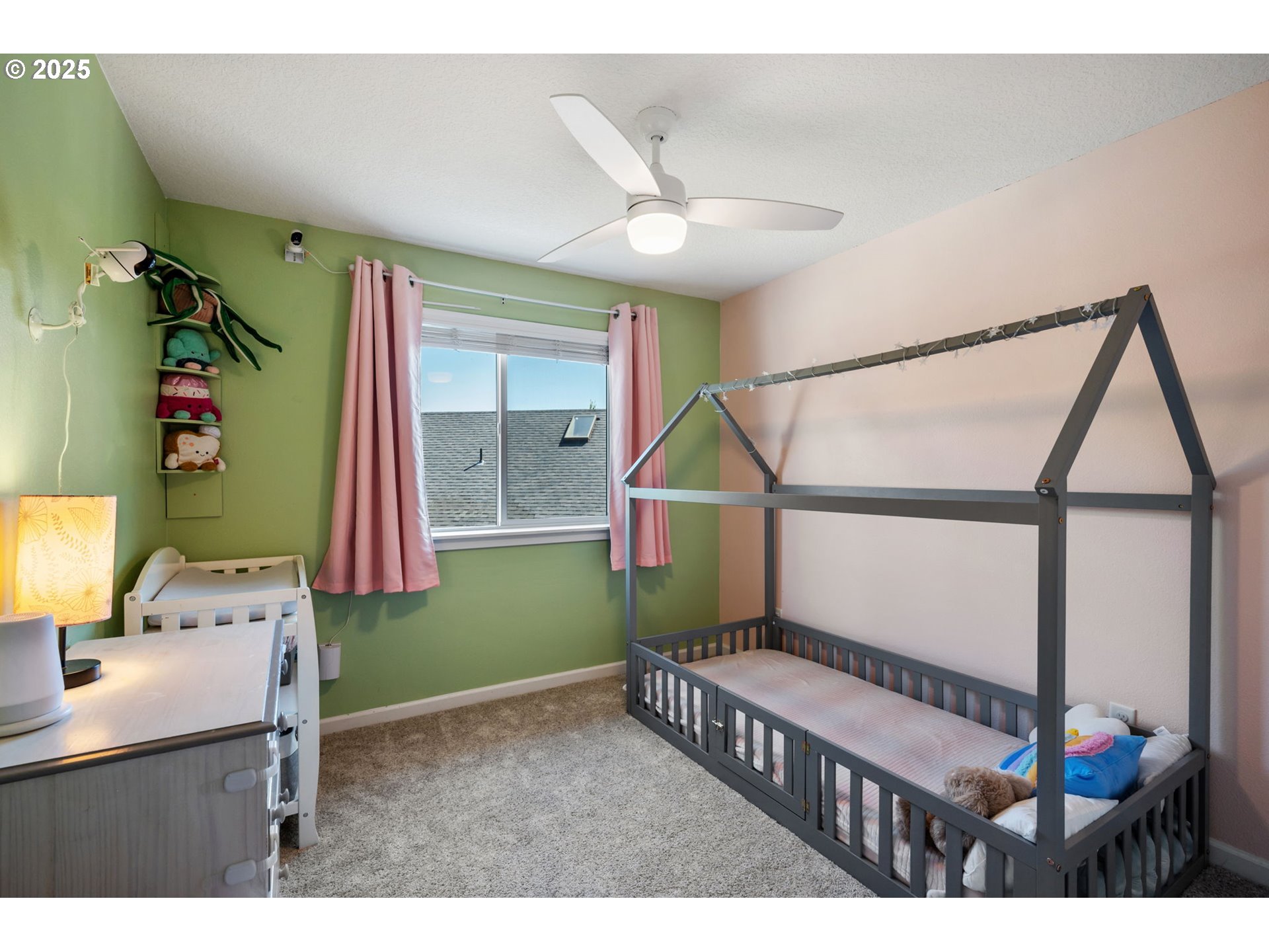 2820 Southeast Baker Avenue Gresham, OR 97080 - Photo 21 of 33 a view of entryway with a front door