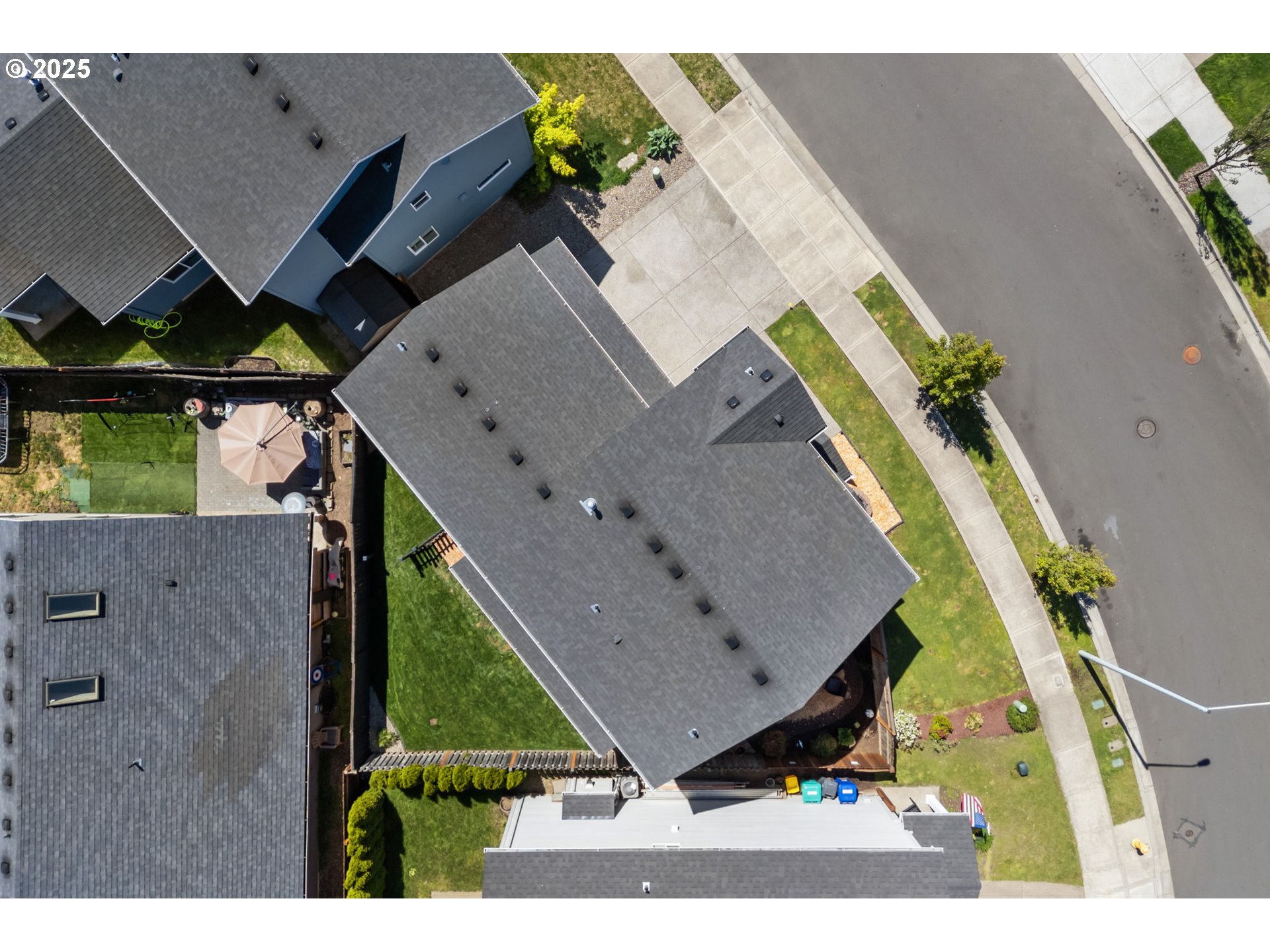 2820 Southeast Baker Avenue Gresham, OR 97080 - Photo 31 of 33 an aerial view of a house