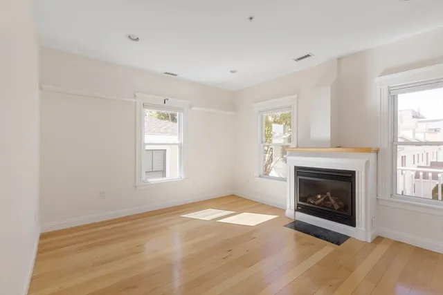 $3,850 | 5 Granite Street, Unit 2R, Somerville, MA 02143