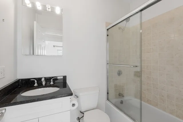 $3,850 | 5 Granite Street, Unit 2R, Somerville, MA 02143