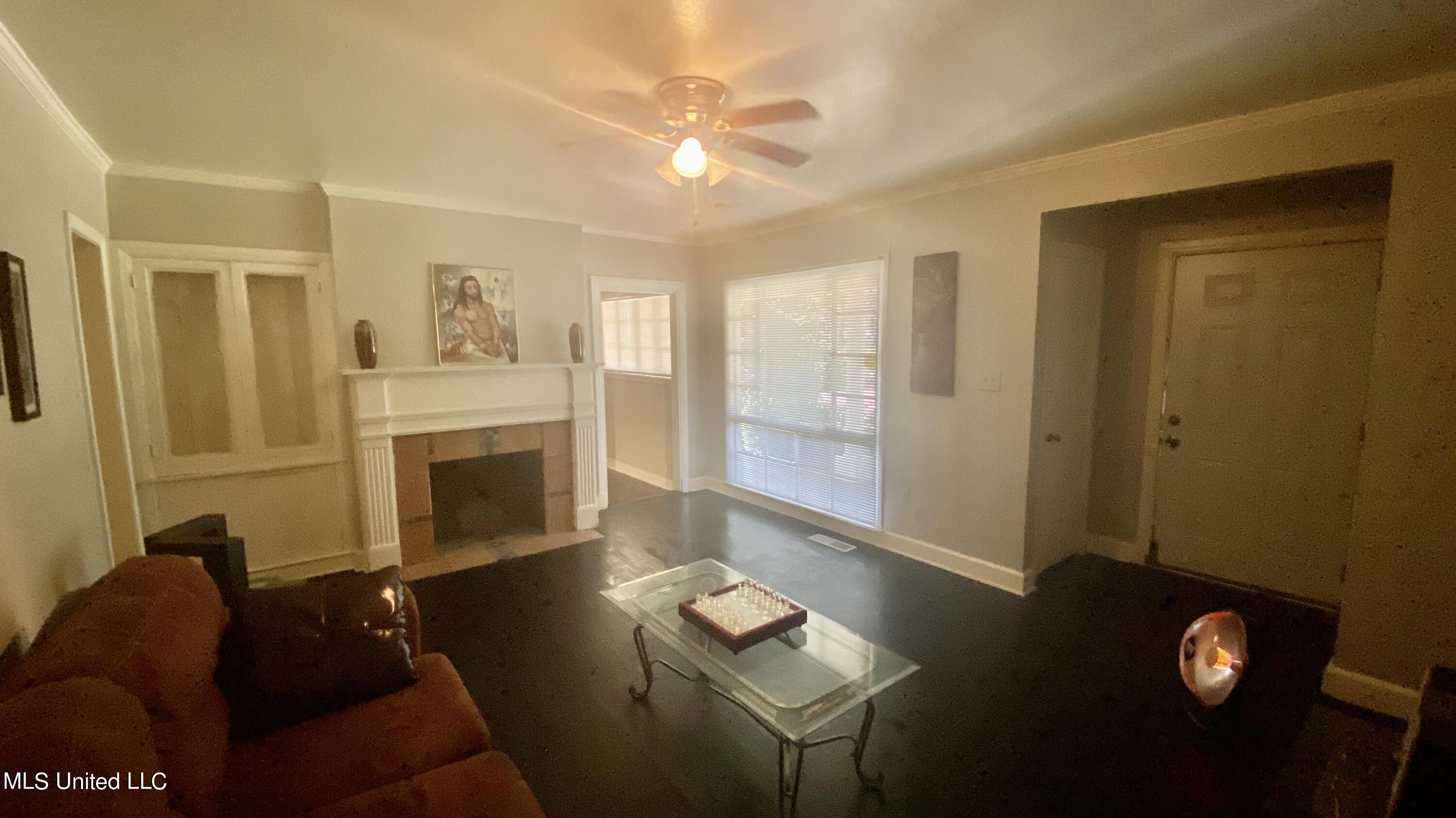 321 Naples Road Jackson, MS 39206 - Photo 2 of 10 IMG_6948