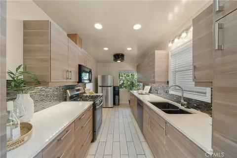 $750,000 | 2027 East Appleton Street, Unit 1, Long Beach, CA 90803