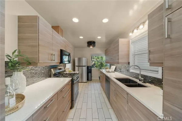 $750,000 | 2027 East Appleton Street, Unit 1, Long Beach, CA 90803