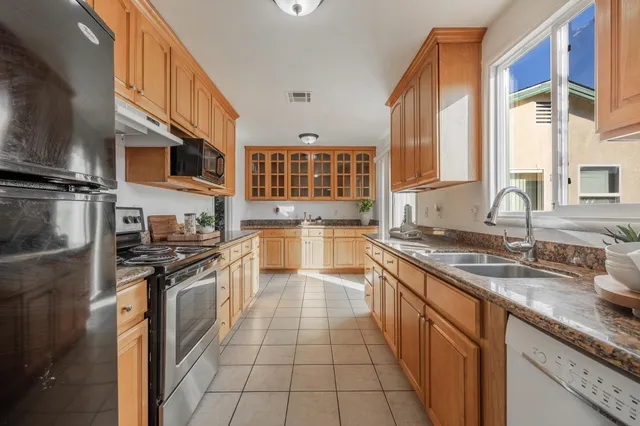 $950,000 | 15016 Fleming Street, San Leandro, CA 94579