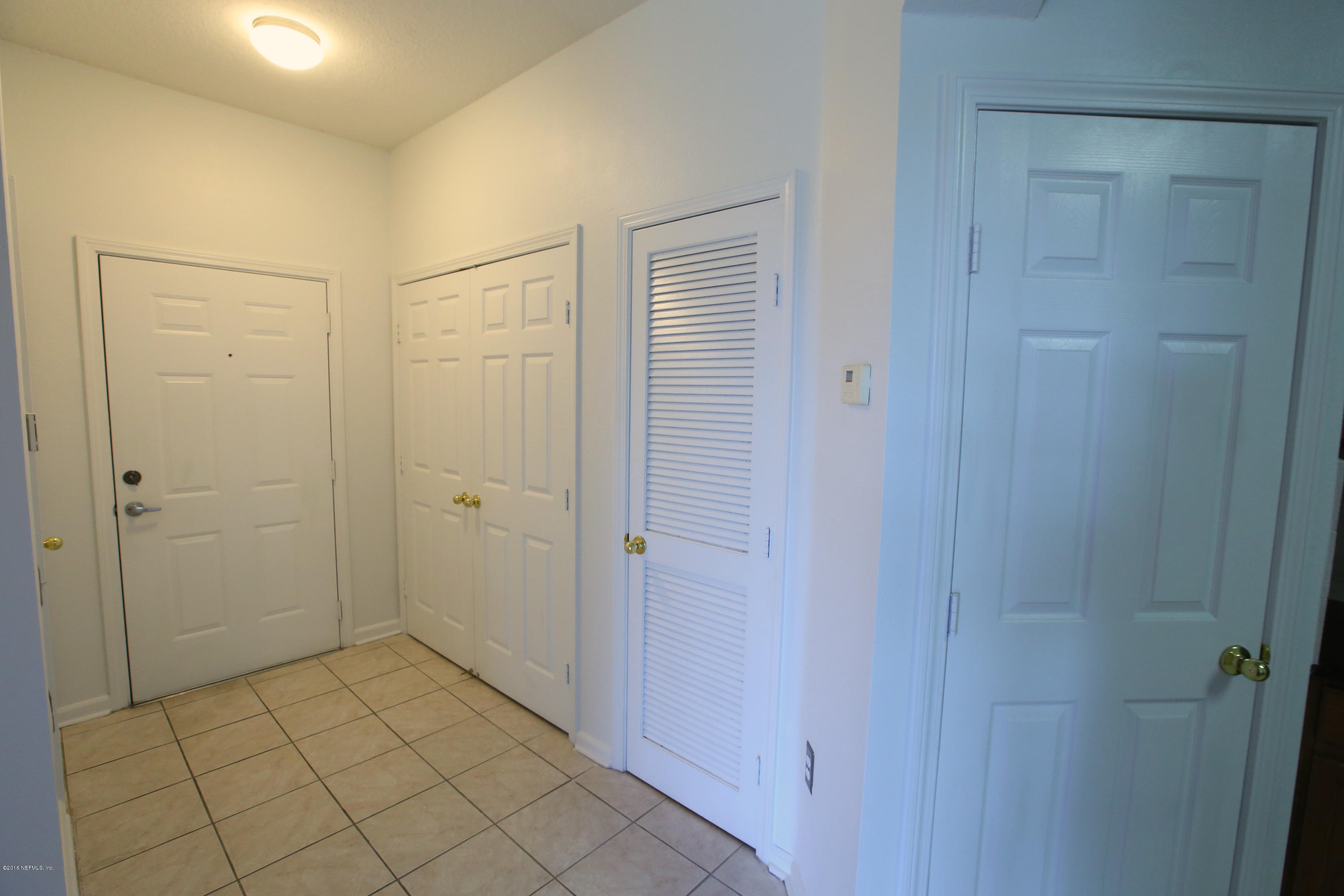 10550 Baymeadows Road, Unit 714 Jacksonville, FL 32256 - Photo 3 of 38 FOYER