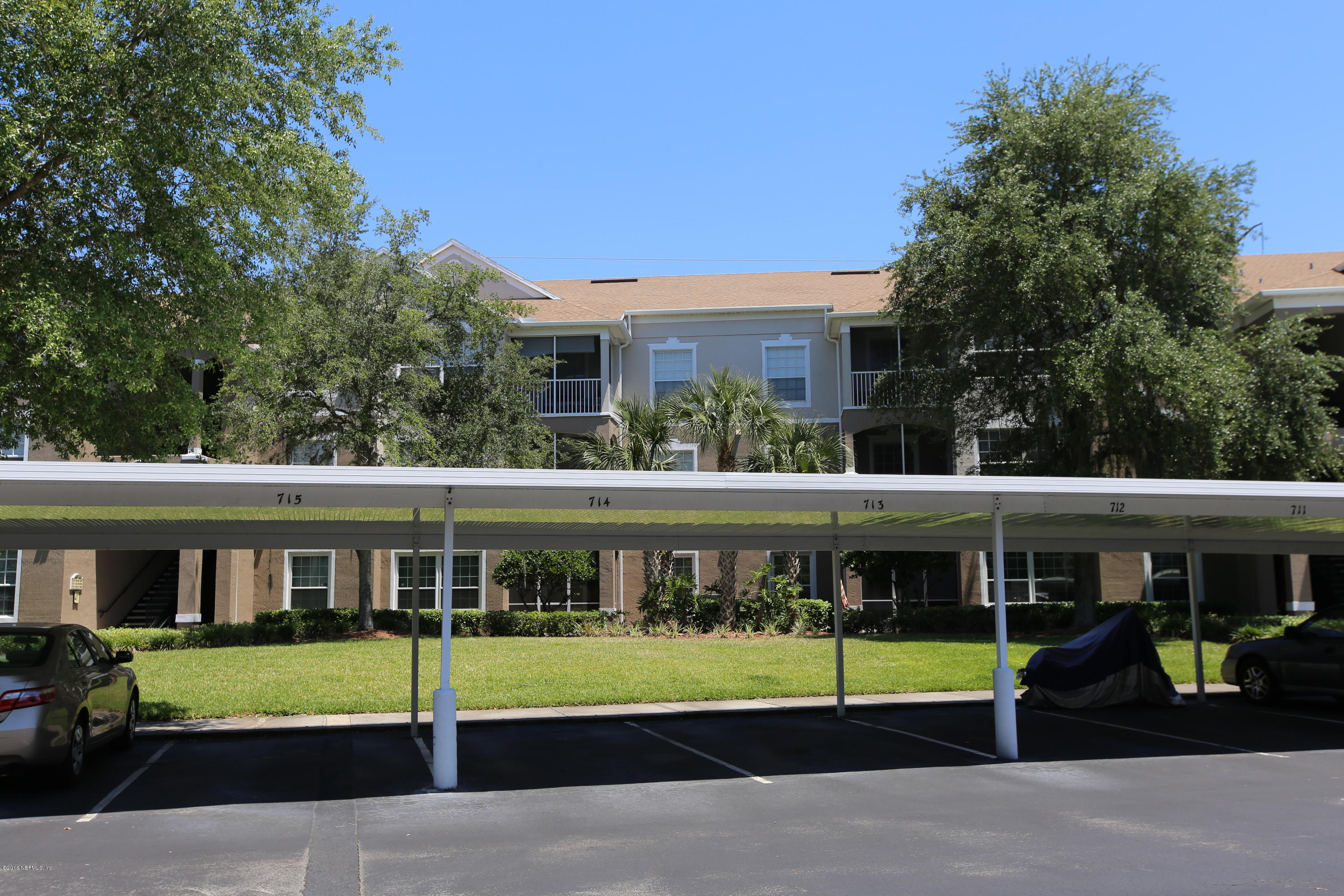 10550 Baymeadows Road, Unit 714 Jacksonville, FL 32256 - Photo 31 of 38 PARKING AREA
