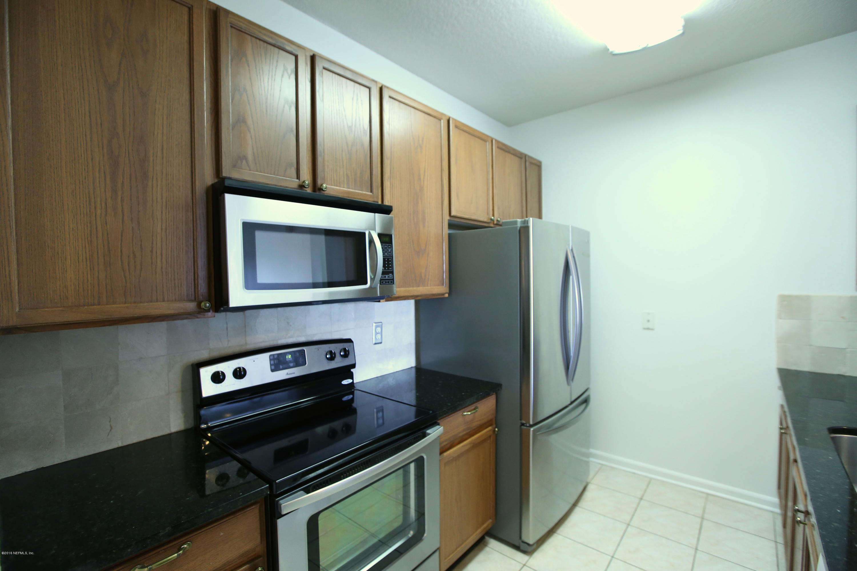 10550 Baymeadows Road, Unit 714 Jacksonville, FL 32256 - Photo 5 of 38 KITCHEN