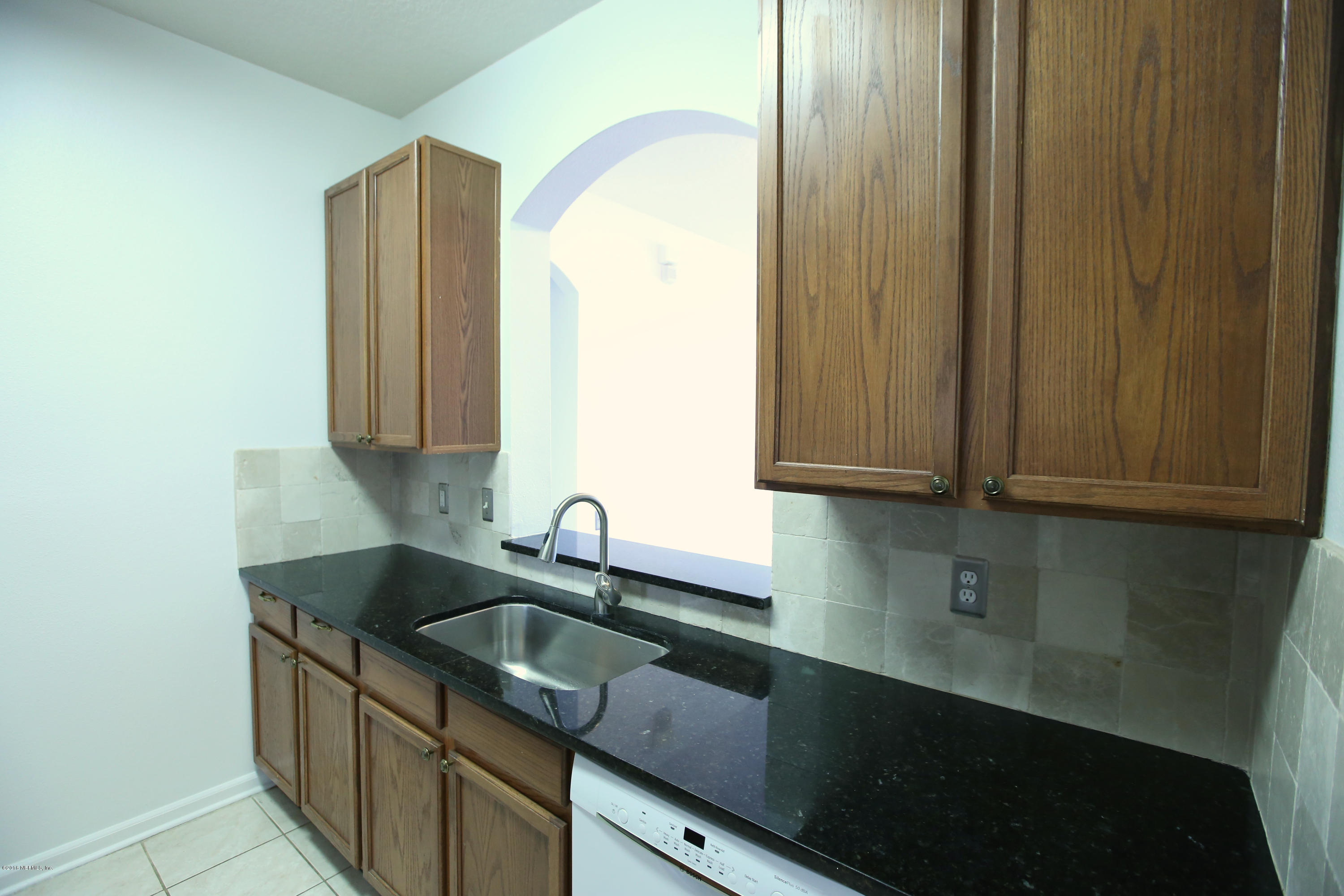 10550 Baymeadows Road, Unit 714 Jacksonville, FL 32256 - Photo 6 of 38 KITCHEN
