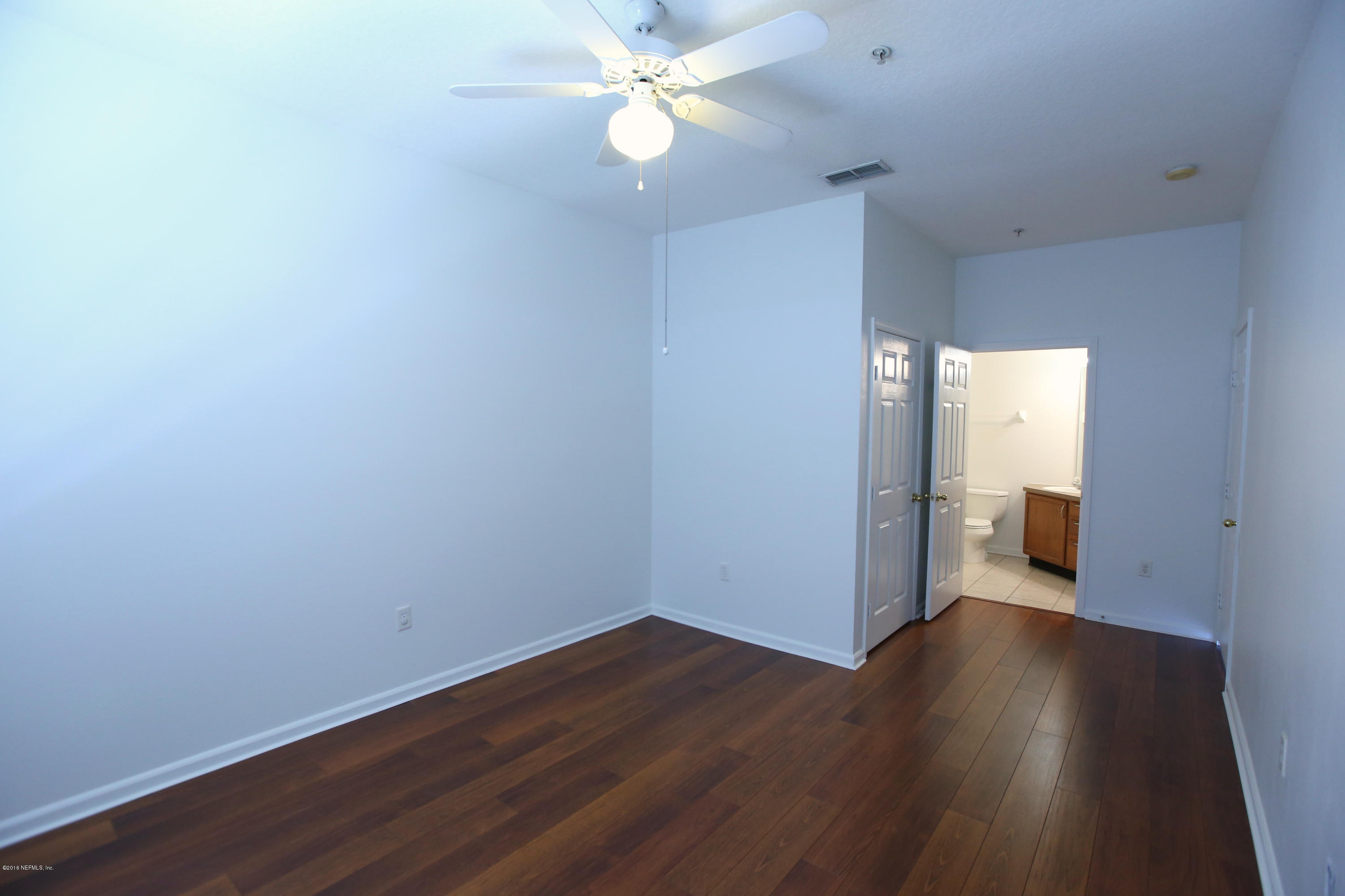 10550 Baymeadows Road, Unit 714 Jacksonville, FL 32256 - Photo 8 of 38 MASTER SUITE