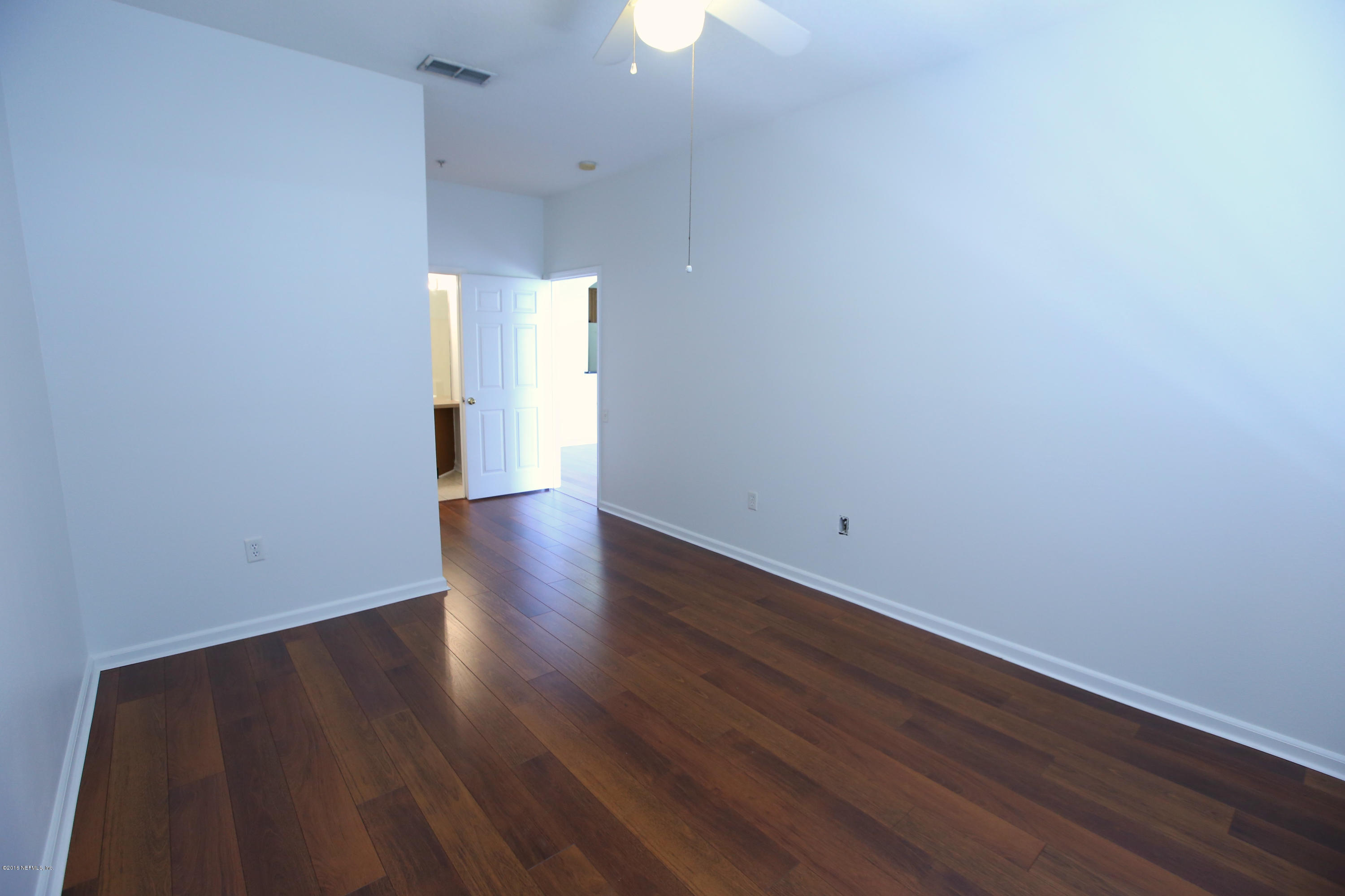 10550 Baymeadows Road, Unit 714 Jacksonville, FL 32256 - Photo 9 of 38 MASTER SUITE
