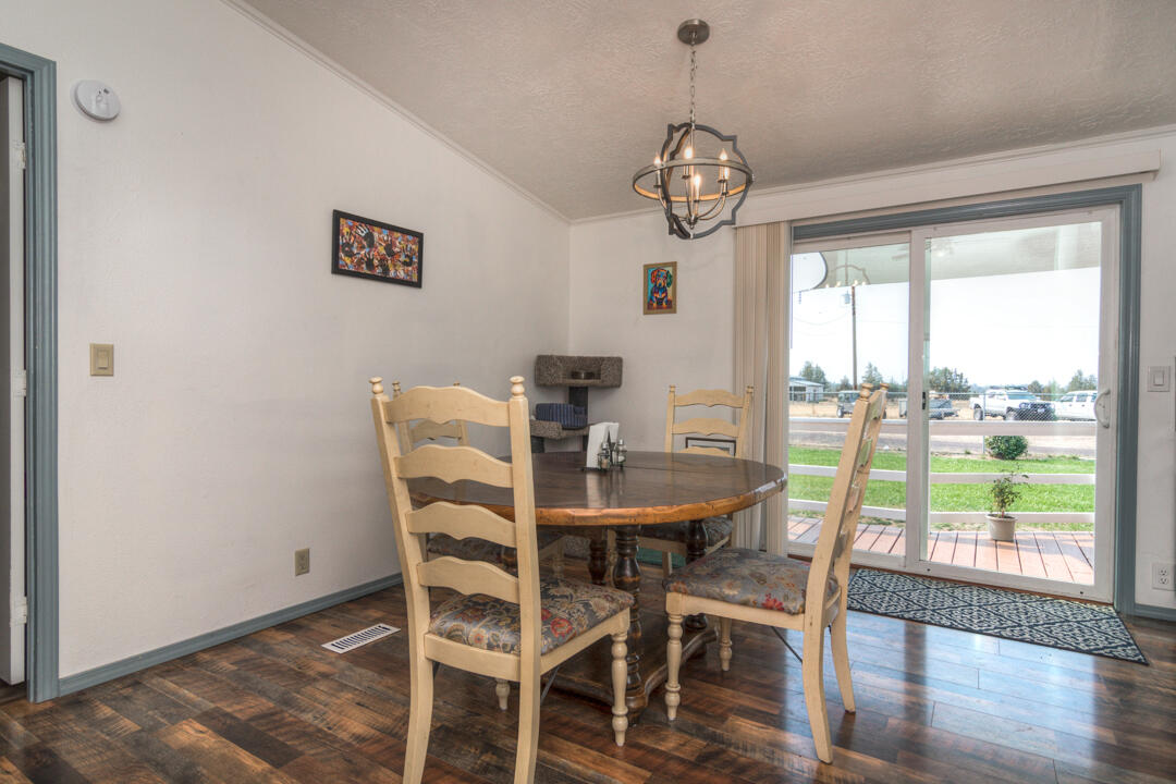 7105 Southwest Shad Road Terrebonne, OR 97760 - Photo 8 of 42 Shad Dr SW 7105 (4 of 43)