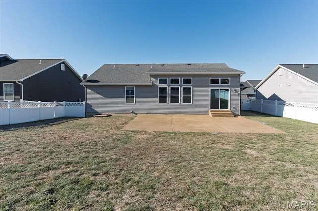 $355,000 | 1042 Palisades Lane, Pacific, MO 63069