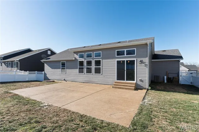 $355,000 | 1042 Palisades Lane, Pacific, MO 63069