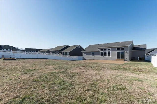 $355,000 | 1042 Palisades Lane, Pacific, MO 63069