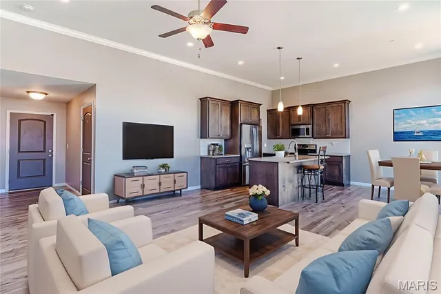 $355,000 | 1042 Palisades Lane, Pacific, MO 63069