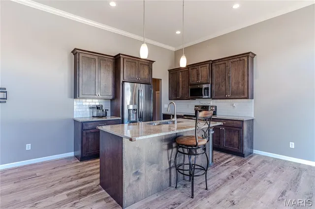 $355,000 | 1042 Palisades Lane, Pacific, MO 63069