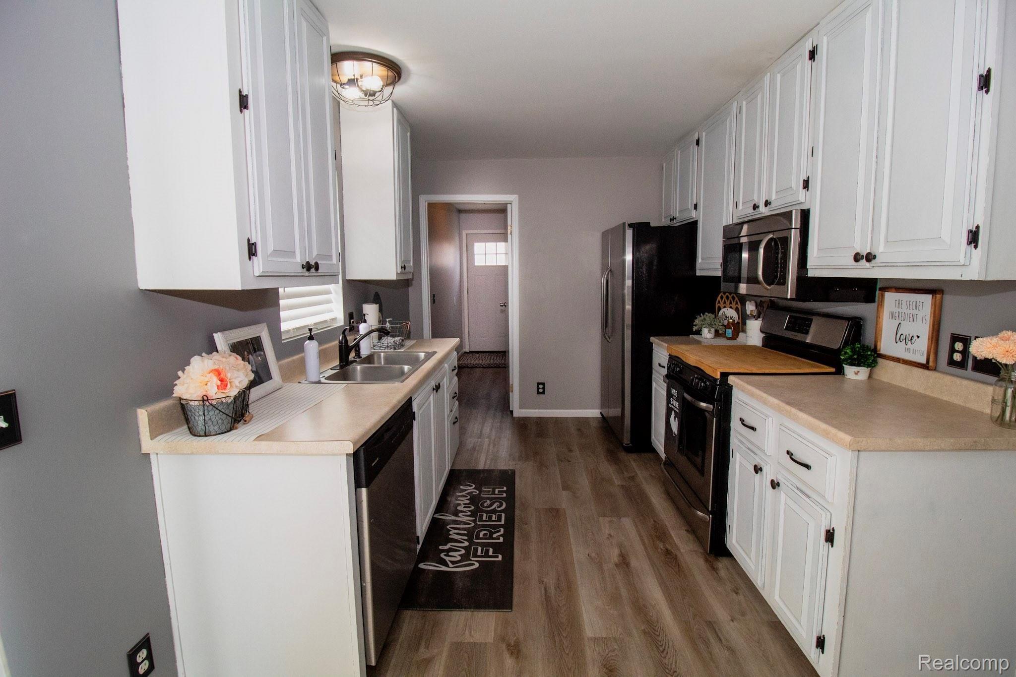 2792 Oak Grove Road North Branch, MI 48461 - Photo 6 of 30 db4b1f0a277caf48fa3e7c649eb1aa20.jpg