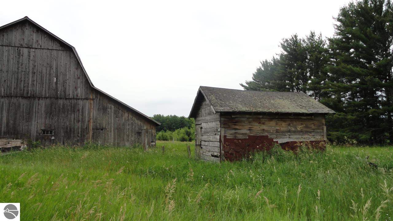 6322 Hart Road South Boardman, MI 49680 - Photo 4 of 12 1787740-3.JPG