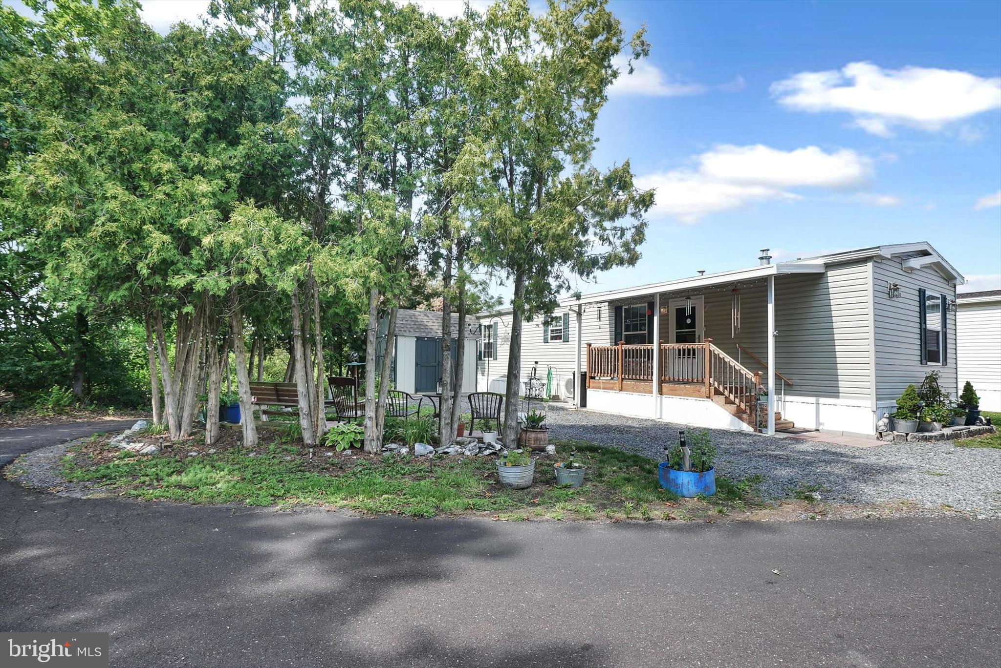 325 Bordic Road Reading, PA 19606 - Photo 1 of 15 Gallery Image 1