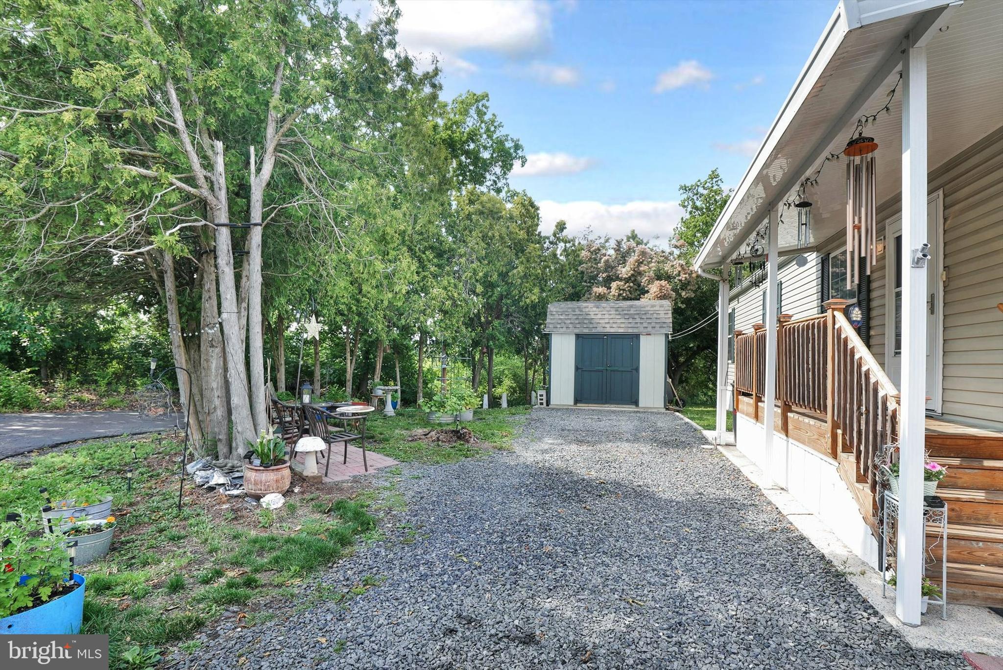 325 Bordic Road Reading, PA 19606 - Photo 4 of 15 Gallery Image 4