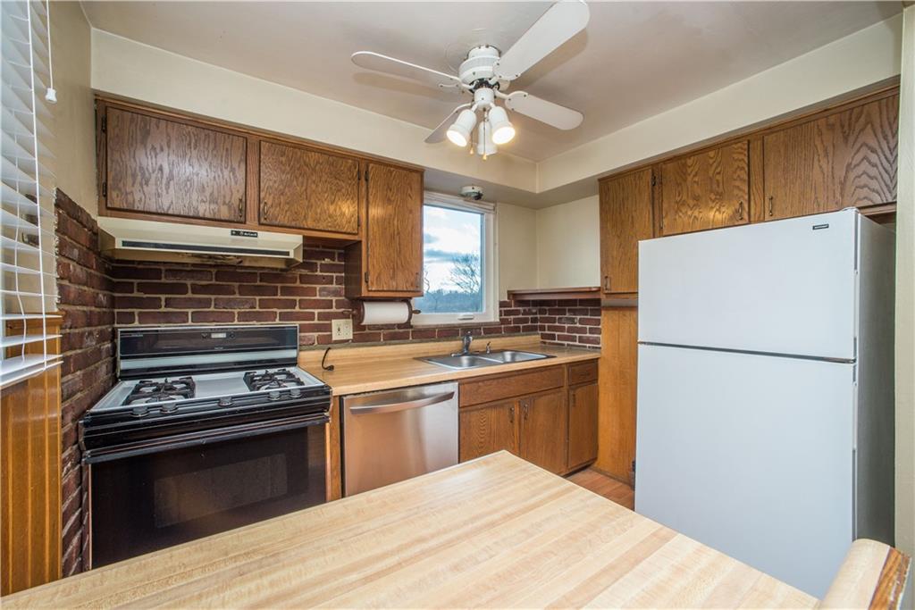 3730 Willett Road Pittsburgh, PA 15227 - Photo 8 of 25