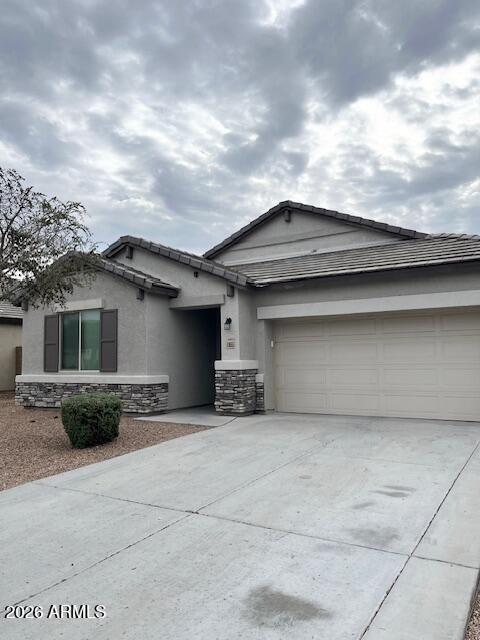 13655 West Briles Road Peoria, AZ 85383 - Photo 2 of 20 a view of a car garage