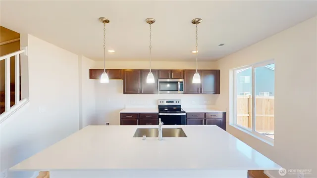 $449,990 | 1356 Salzer Crk Drive, Centralia, WA 98531