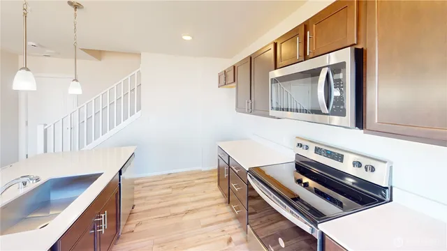 $449,990 | 1356 Salzer Crk Drive, Centralia, WA 98531