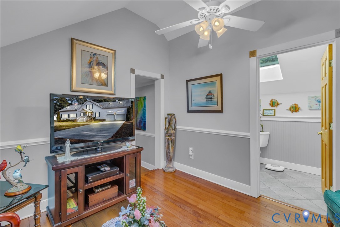 273 Sutton Avenue Reedville, VA 22539 - Photo 30 of 50 a workspace with furniture and window