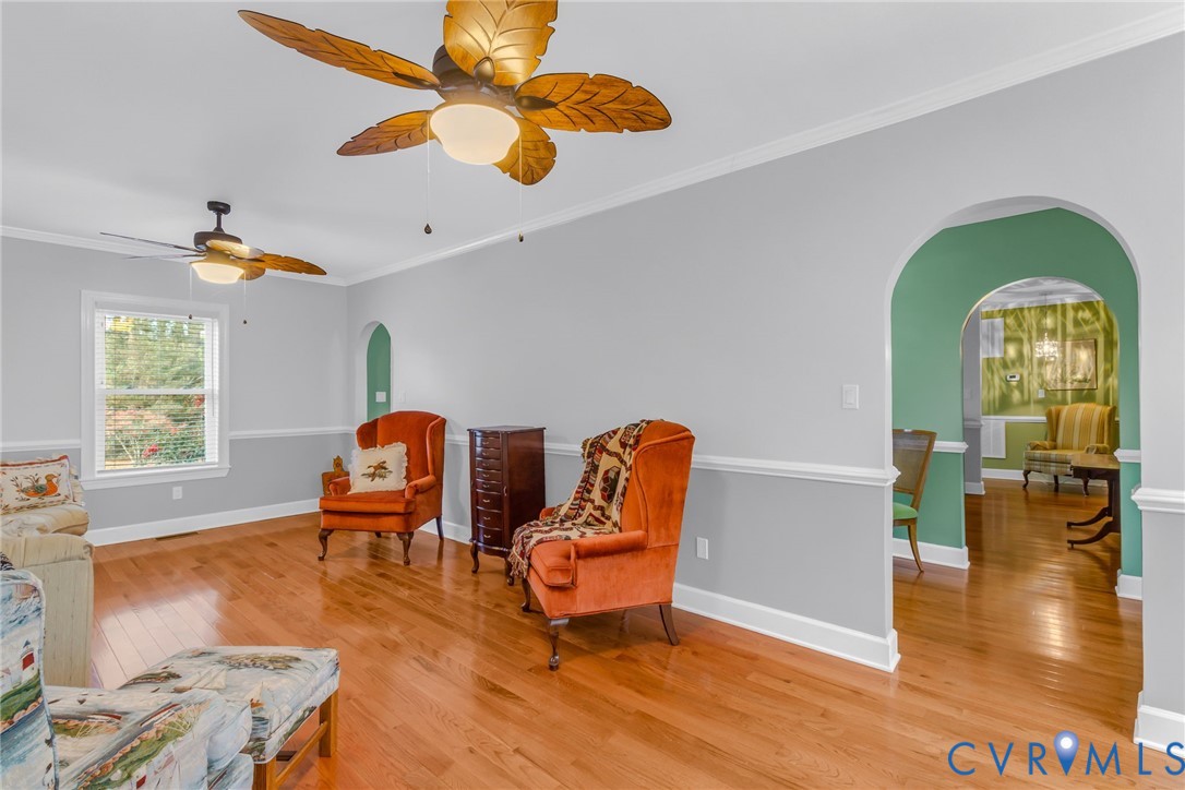 273 Sutton Avenue Reedville, VA 22539 - Photo 5 of 50 a living room with furniture and wooden floor