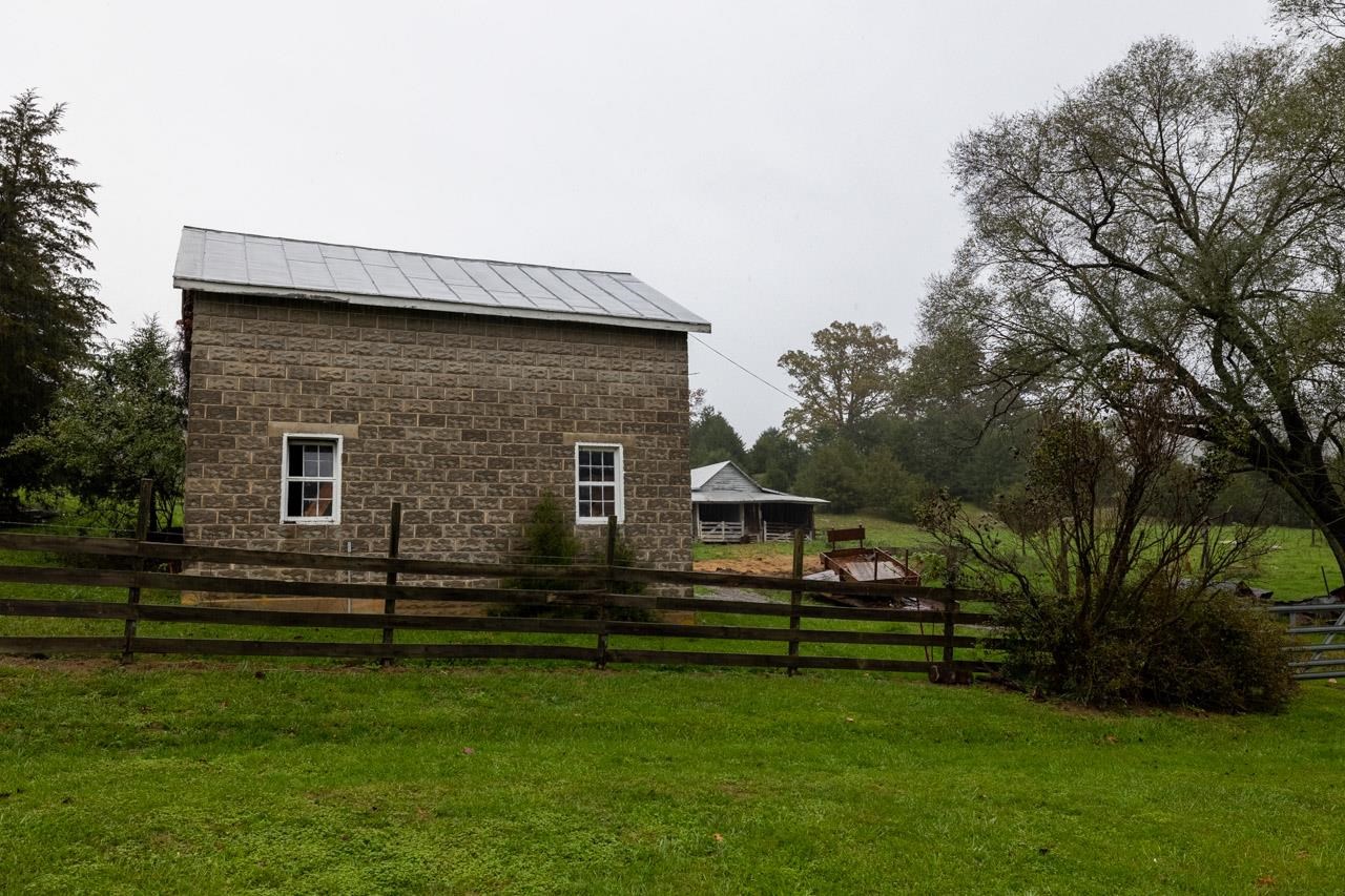 12330 Brocks Gap Road Fulks Run, VA 22830 - Photo 24 of 29 Gallery Image 24