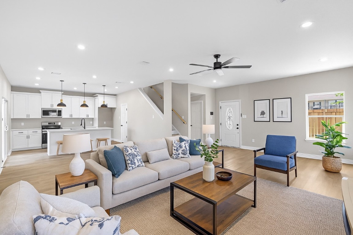 813 Barbara Mae Street Houston, TX 77015 - Photo 35 of 36 Huge Open Concept Floor Plan Virtually Staged