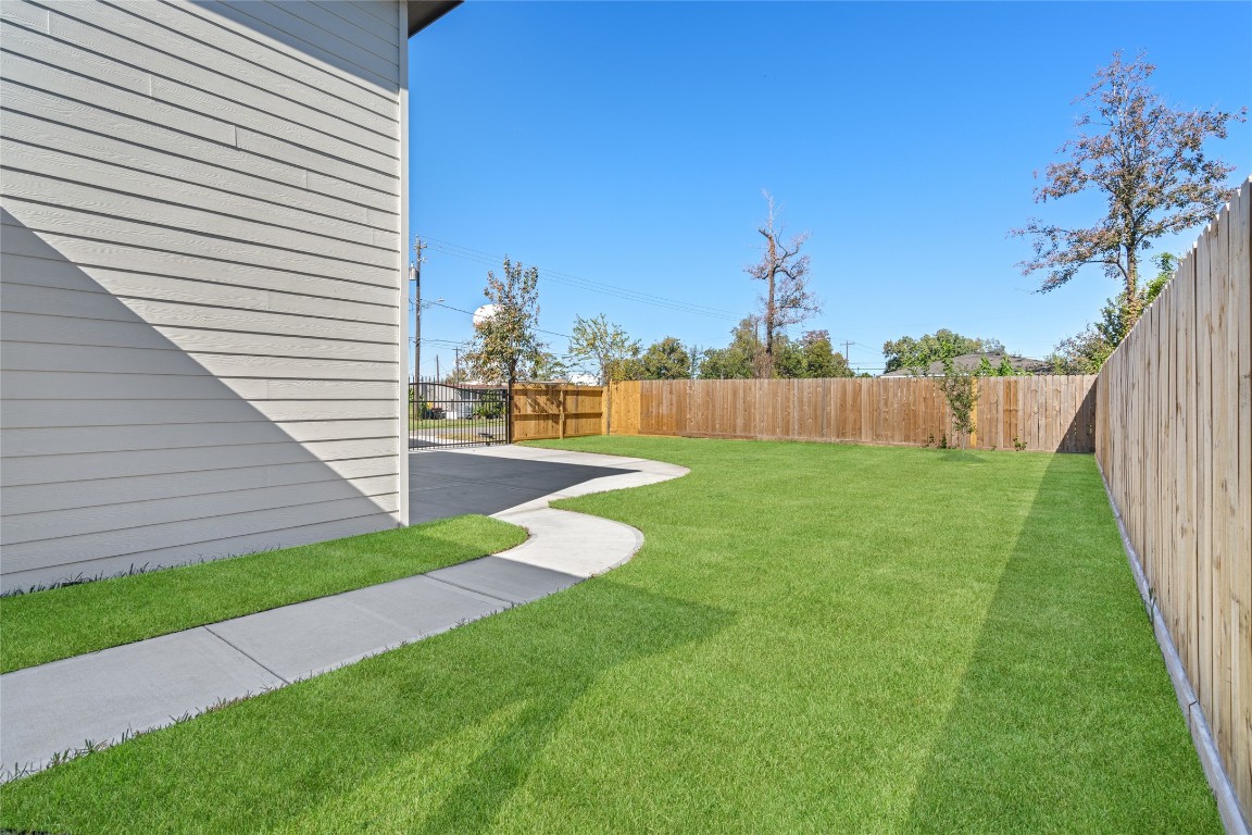 813 Barbara Mae Street Houston, TX 77015 - Photo 34 of 36