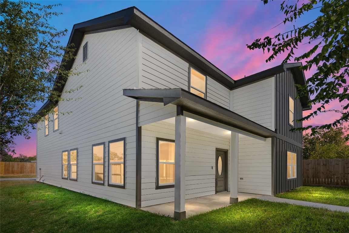 813 Barbara Mae Street Houston, TX 77015 - Photo 3 of 36 Welcome Home