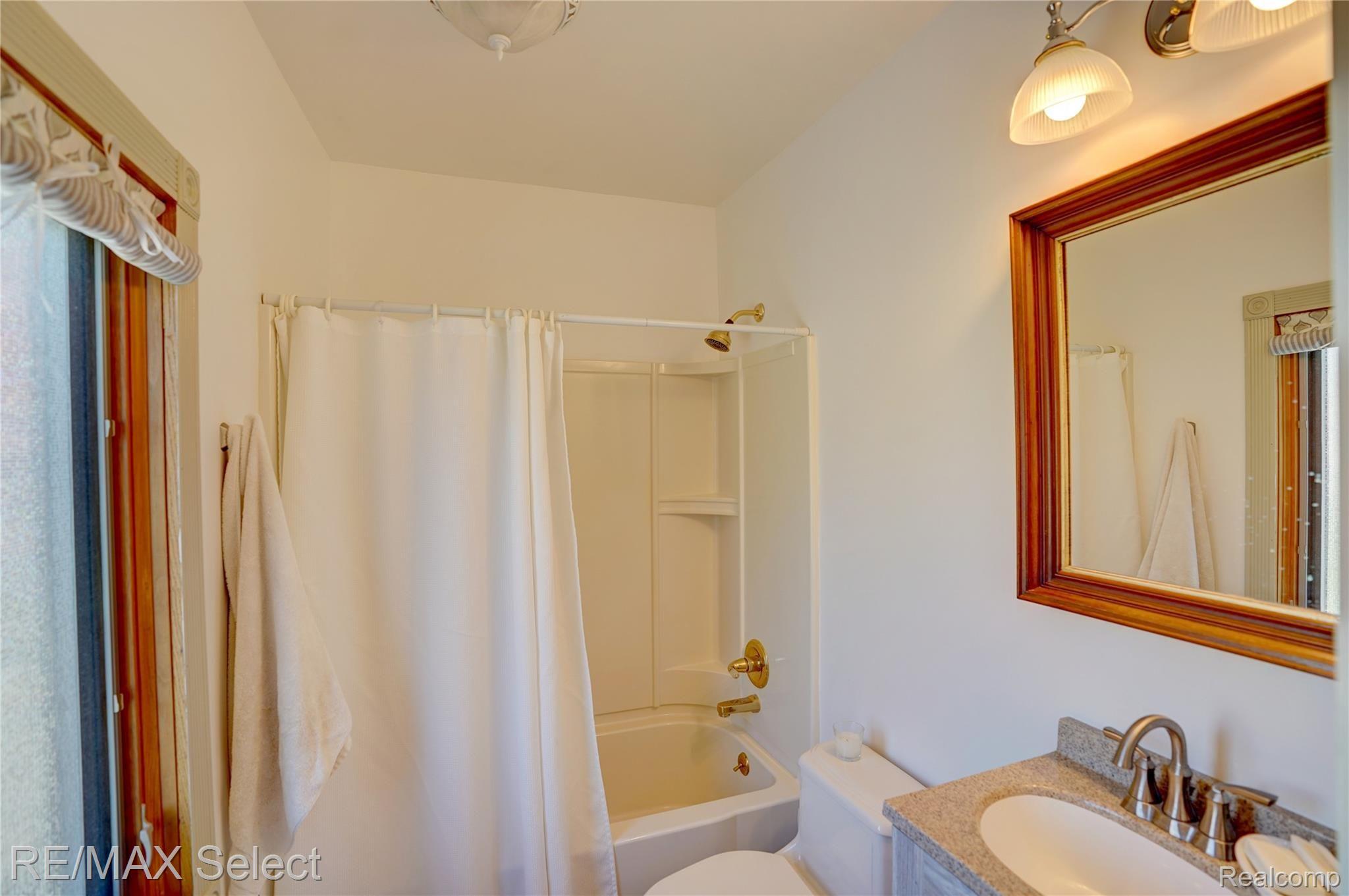 7409 Embury Road Grand Blanc, MI 48439 - Photo 15 of 36 7409 Embury Rd 37.jpg