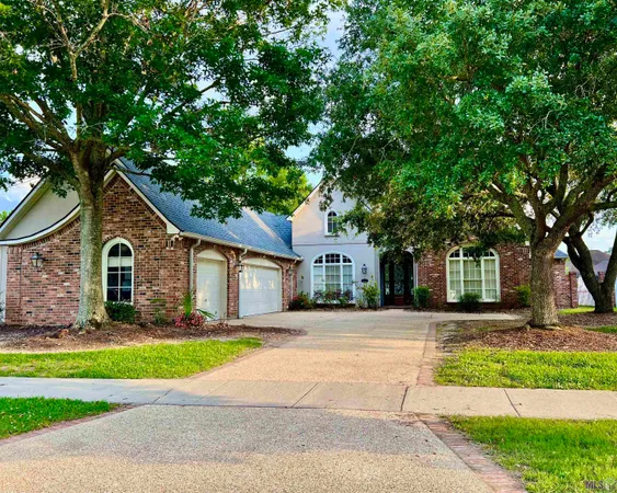 $440,000 | 37237 Lakeshore Avenue, Prairieville, LA 70769