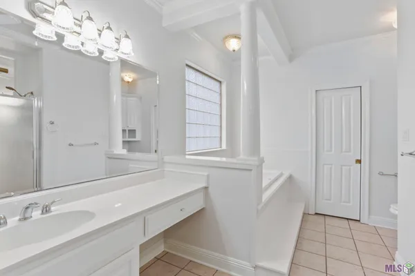 $440,000 | 37237 Lakeshore Avenue, Prairieville, LA 70769