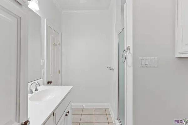 $440,000 | 37237 Lakeshore Avenue, Prairieville, LA 70769
