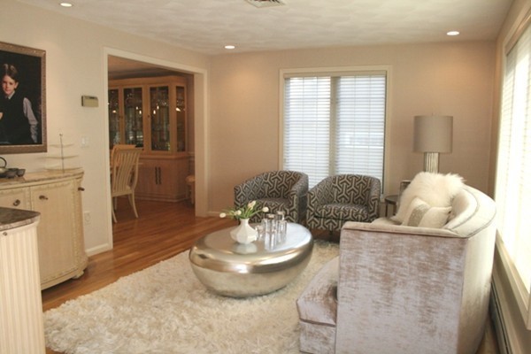 9 Laurel Road Lynnfield, MA 01940 - Photo 8 of 26 Gallery Image 8