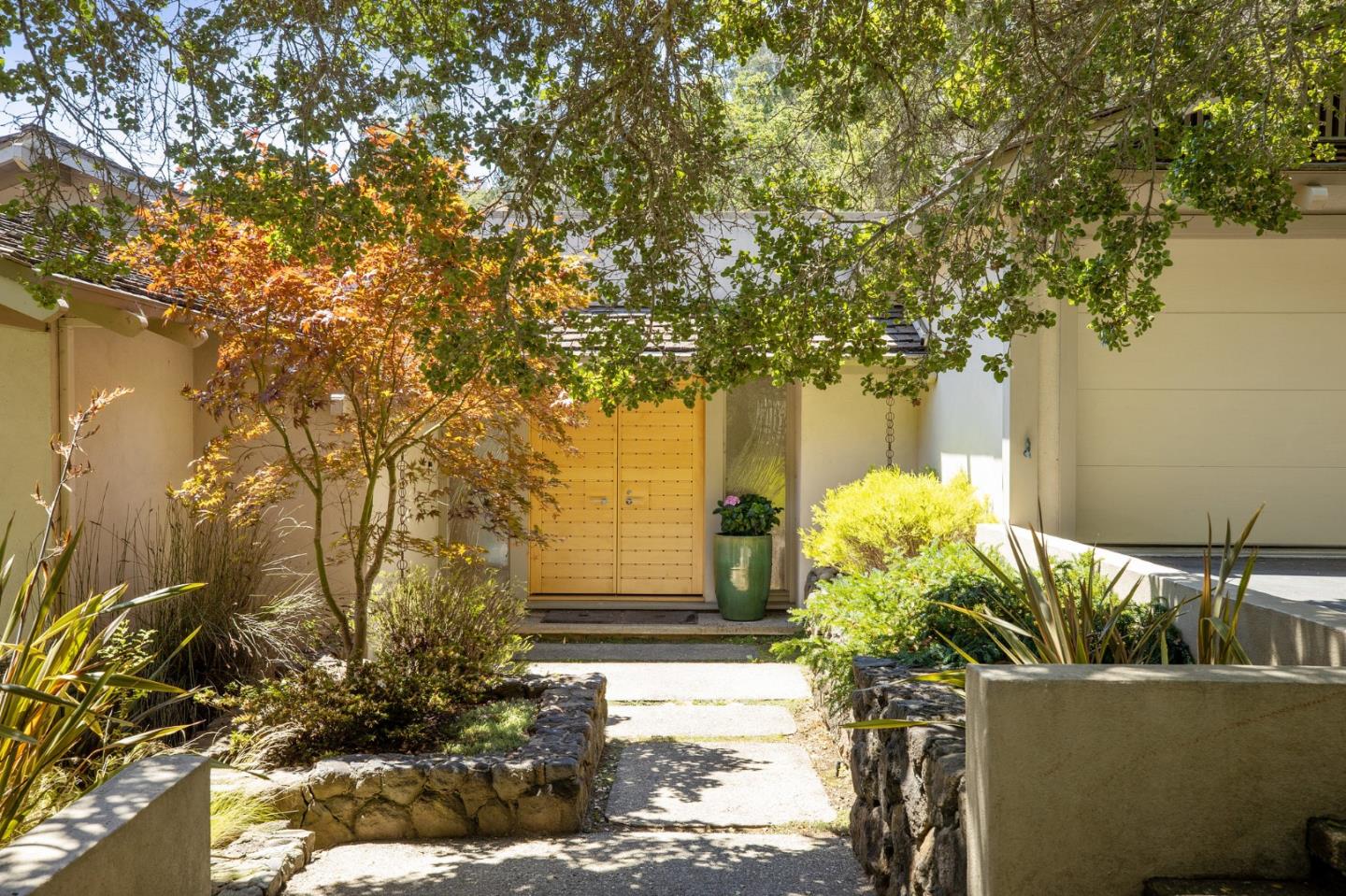 1275 La Canada Road Hillsborough, CA 94010 - Photo 8 of 85